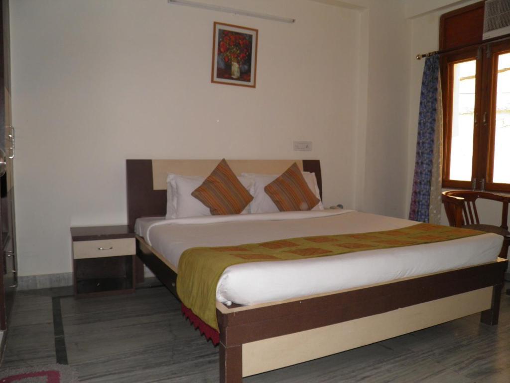 Hotel Corporate Blue New Delhi Room photo